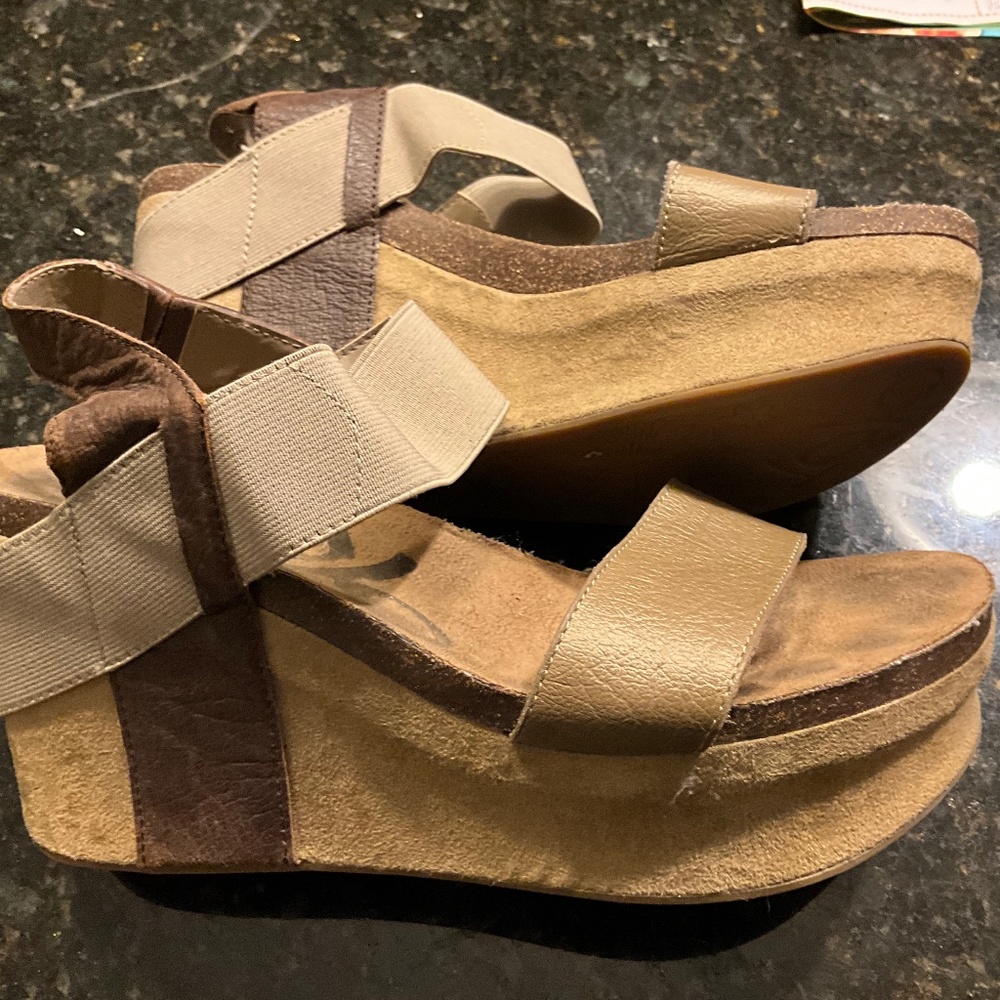 OTBT Bushnell sandal sz 9